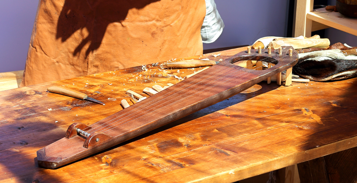 Mızraplı Sanat Müziği Enstrümanları Yapımı Eğitimi   [50 AP / 30 CP / 100 PP]