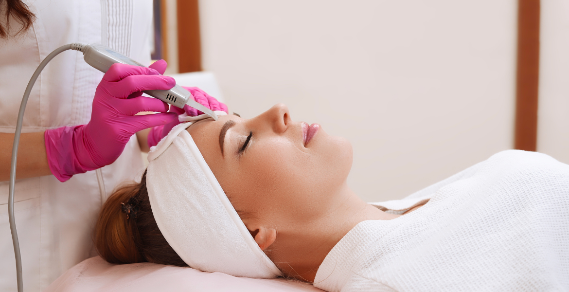 Cilt Bakımı ve Makyaj Eğitimi   [50 AP / 30 CP / 100 PP]